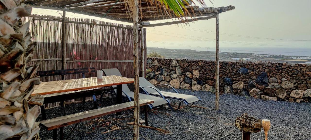 Apartamento Neu! Gemütliche Holzjurte La Asomada Lanzarote Tías Exterior foto