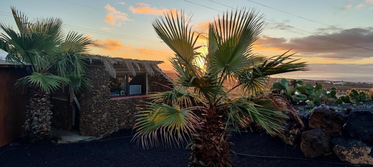 Apartamento Neu! Gemütliche Holzjurte La Asomada Lanzarote Tías Exterior foto