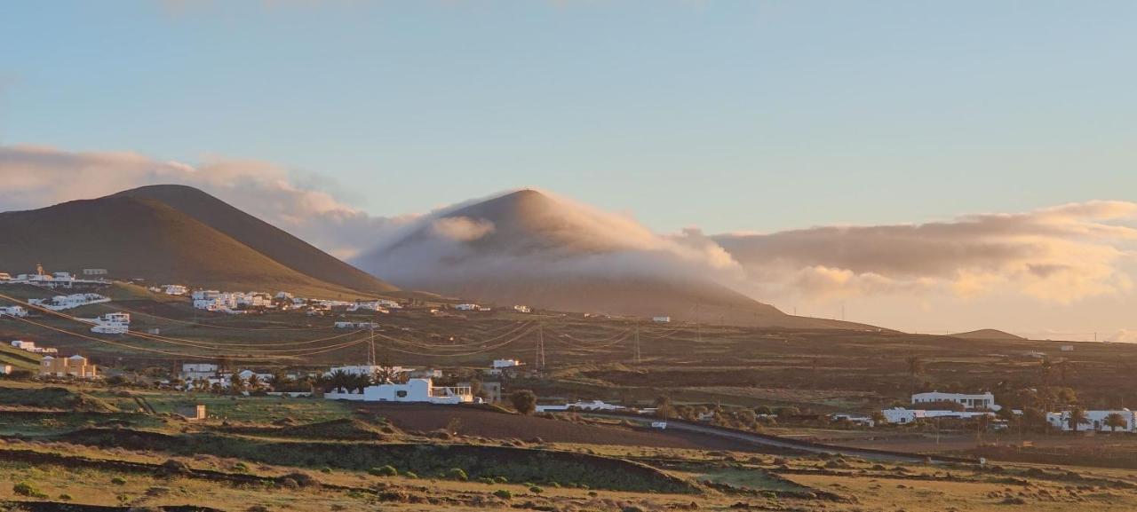 Apartamento Neu! Gemütliche Holzjurte La Asomada Lanzarote Tías Exterior foto